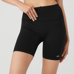alo 5” seamless ribbed favorite short (small)